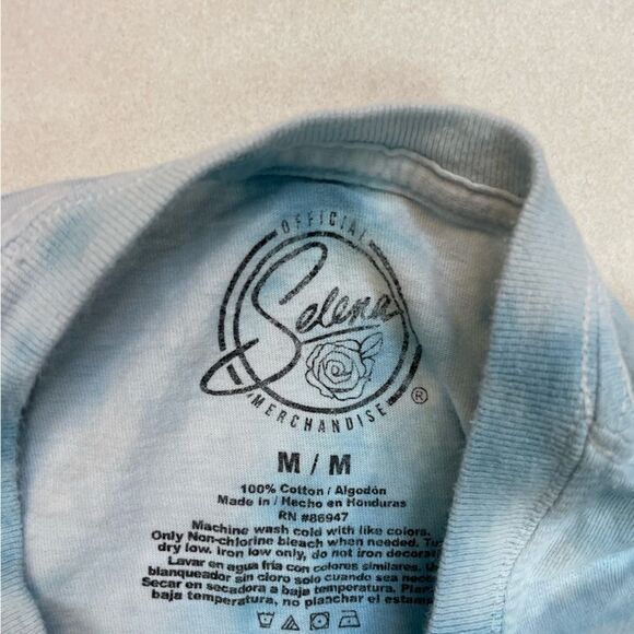 SELENA Queen Of Cumbia Graphic T-shirt Women Medium Blue Tie Dye Music - Picture 4 of 5